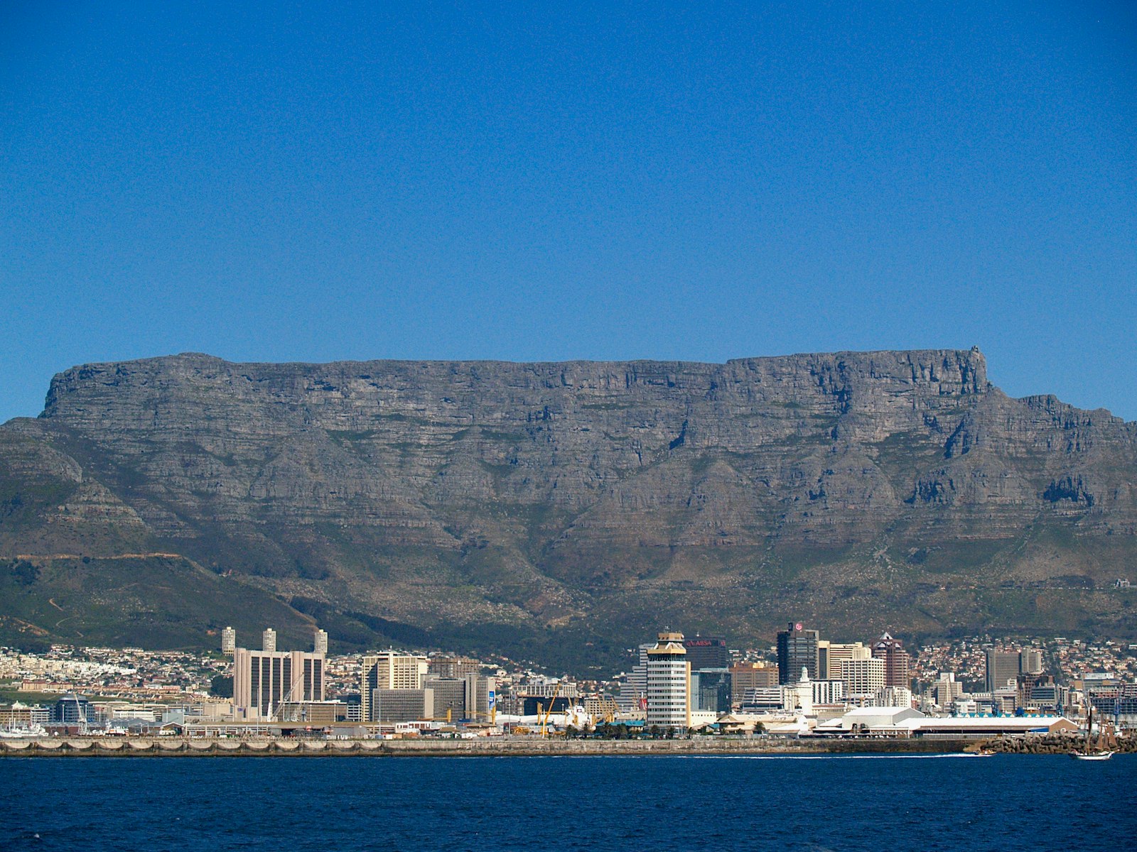 Table Mountain above the Cape Town city bowl, seen from the water